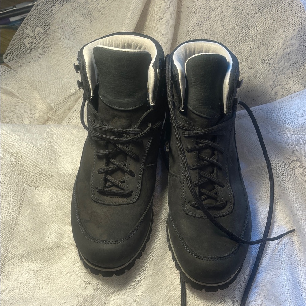 Asolo Women’s Black Lace-Up Light Hiking Boots